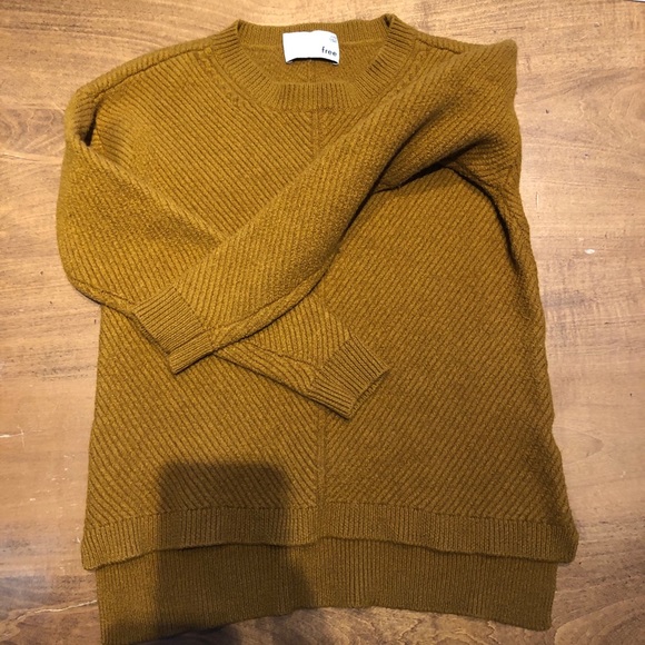 Aritzia Tops - Wilfred Merino Wool Sweater